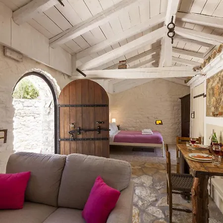 Scirocco & Folitsa Agnítsini