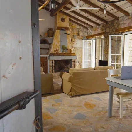 Villa Scirocco & Folitsa