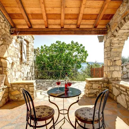 Villa Scirocco & Folitsa *