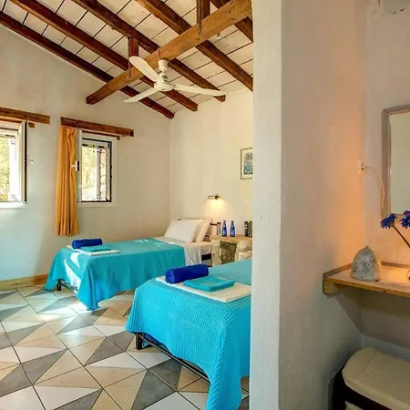 Scirocco & Folitsa Agnítsini