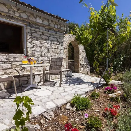 Villa Scirocco & Folitsa *