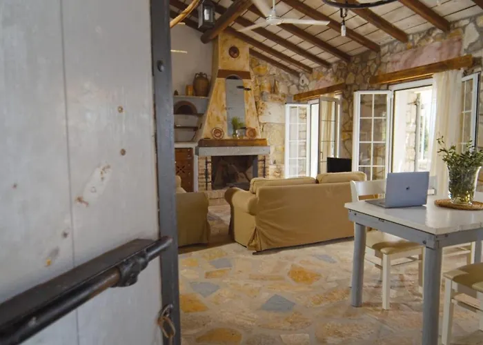 Villa Scirocco & Folitsa