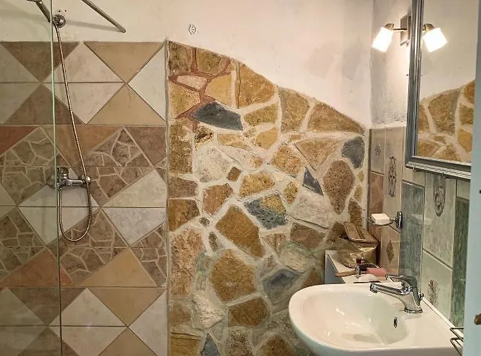 Scirocco & Folitsa Agnítsini