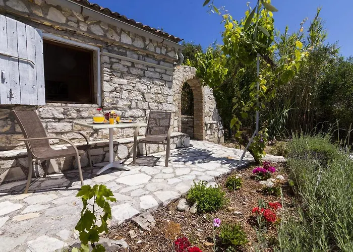 Villa Scirocco & Folitsa *